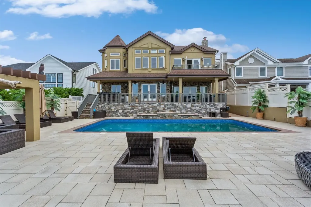 319 Harbor Drive Lido Beach NY 11561