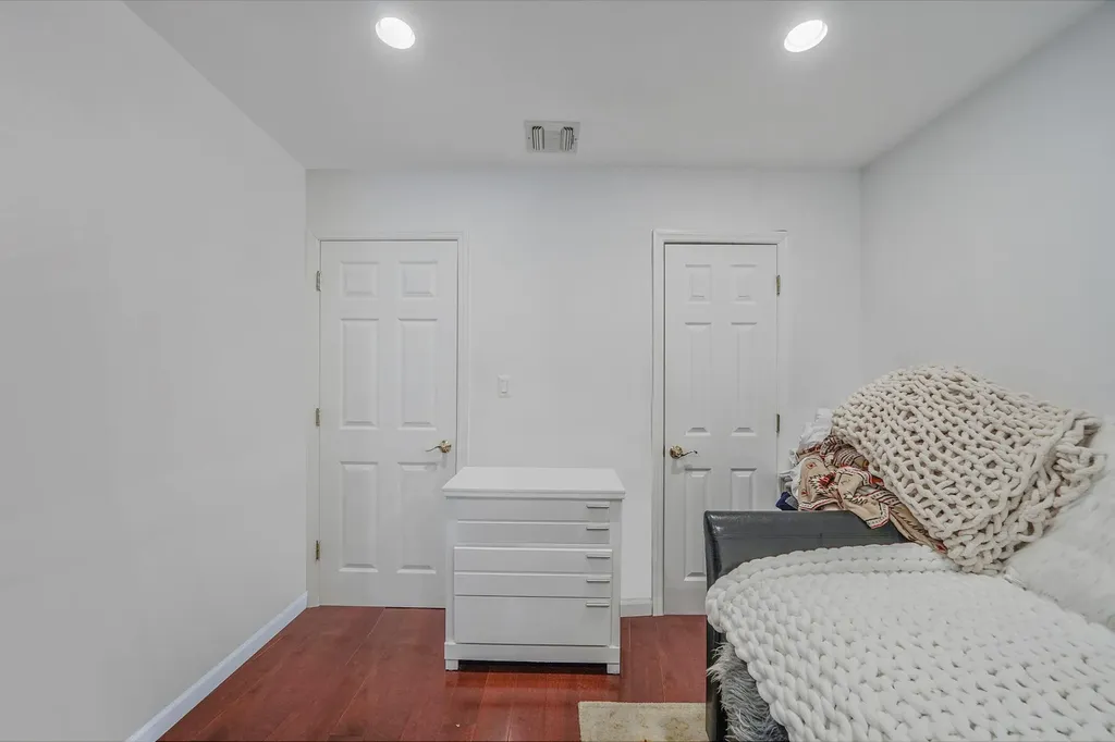 26 Oak Meadow Road Commack NY 11725