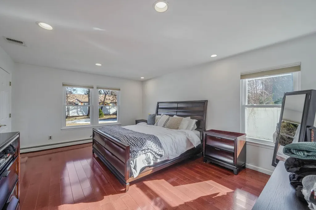 26 Oak Meadow Road Commack NY 11725