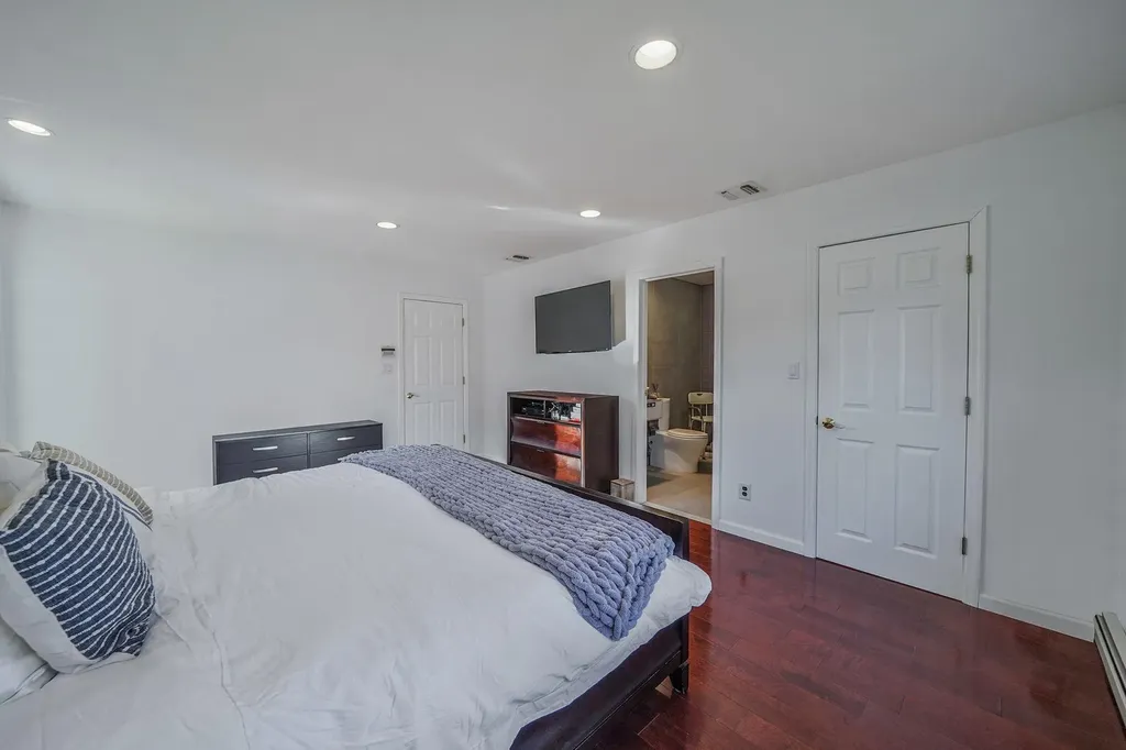 26 Oak Meadow Road Commack NY 11725