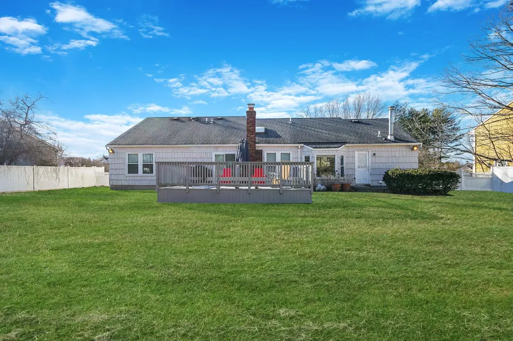 26 Oak Meadow Road Commack NY 11725