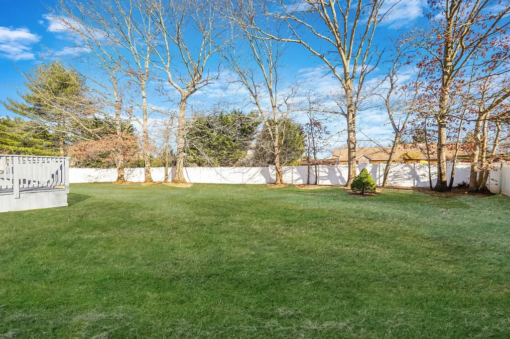 26 Oak Meadow Road Commack NY 11725