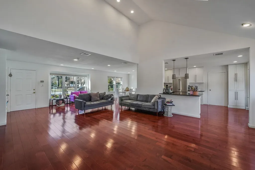 26 Oak Meadow Road Commack NY 11725
