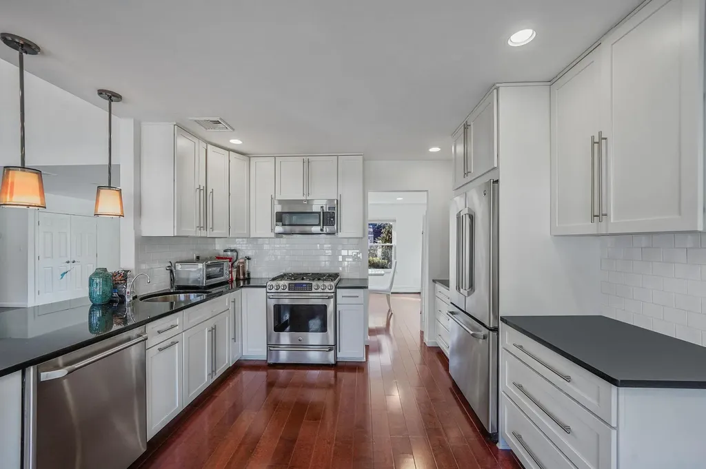 26 Oak Meadow Road Commack NY 11725