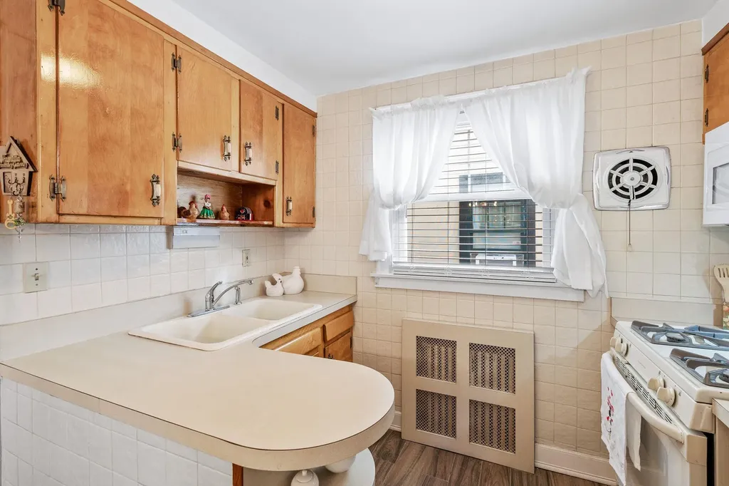 122 Sherwood Avenue Yonkers NY 10704
