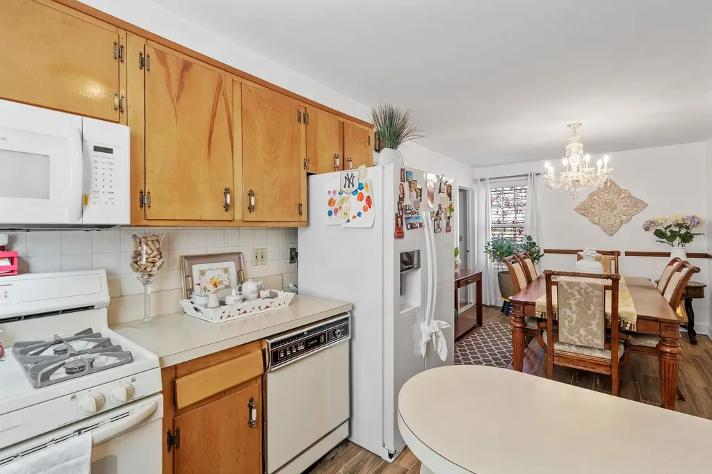 122 Sherwood Avenue Yonkers NY 10704