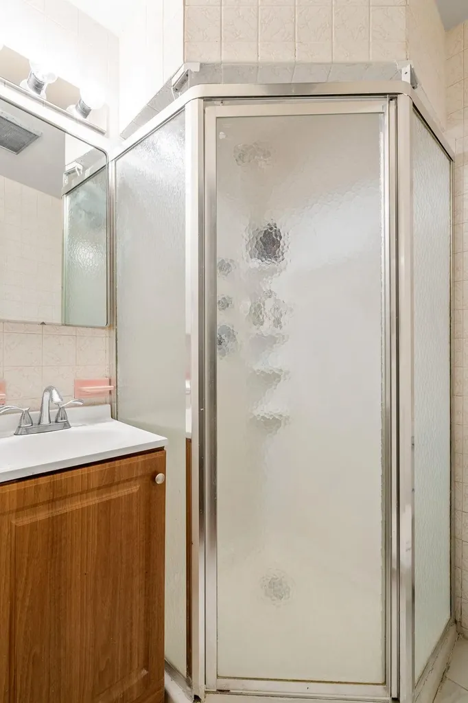 122 Sherwood Avenue Yonkers NY 10704