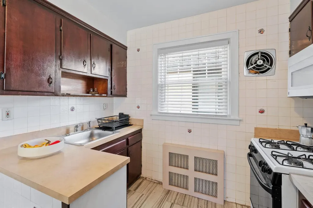 122 Sherwood Avenue Yonkers NY 10704