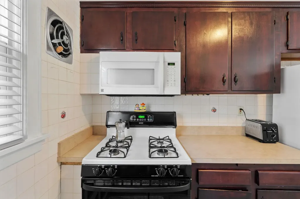 122 Sherwood Avenue Yonkers NY 10704