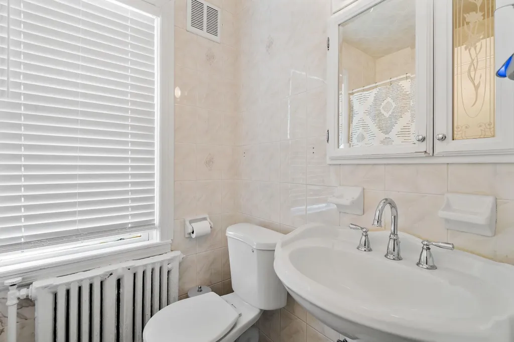 122 Sherwood Avenue Yonkers NY 10704
