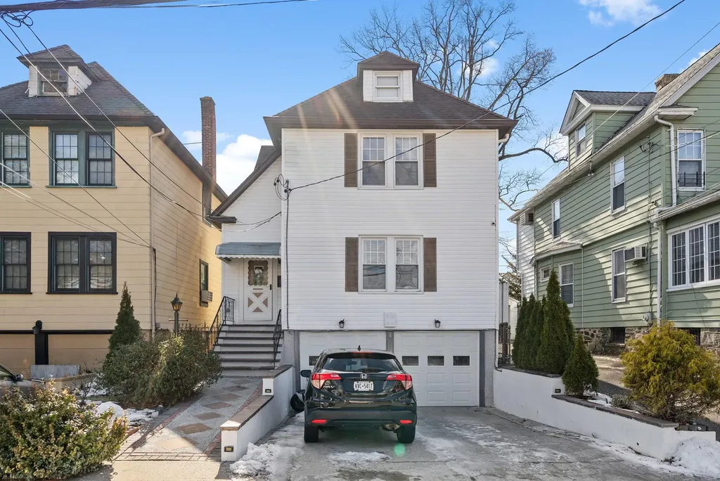 122 Sherwood Avenue Yonkers NY 10704