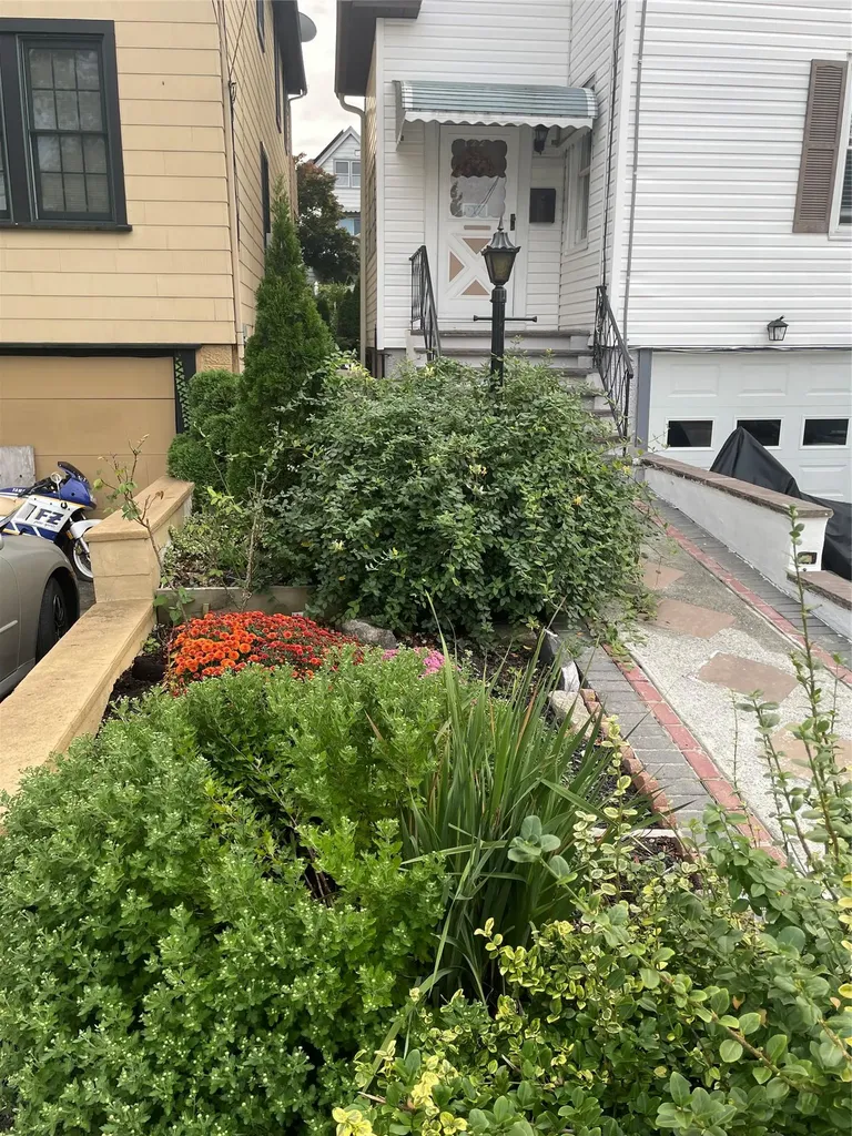 122 Sherwood Avenue Yonkers NY 10704