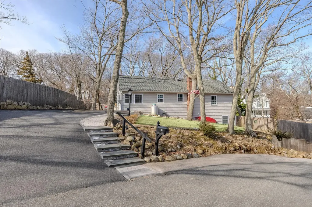 68 Somerset Road Rocky Point NY 11778