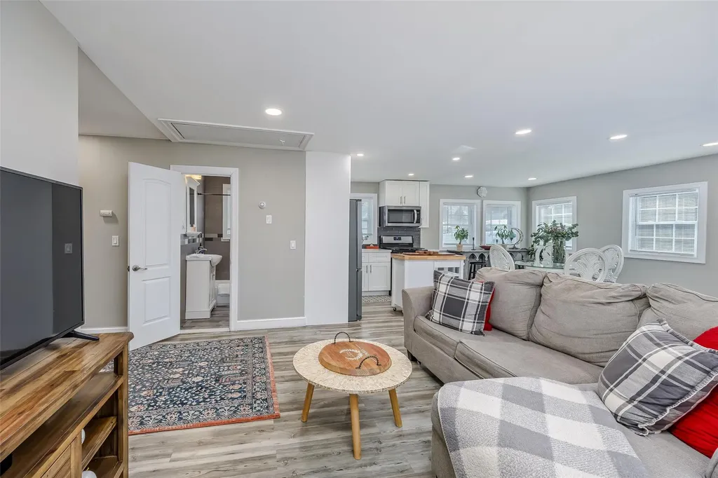 68 Somerset Road Rocky Point NY 11778