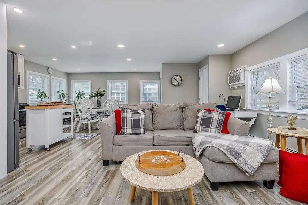 68 Somerset Road Rocky Point NY 11778