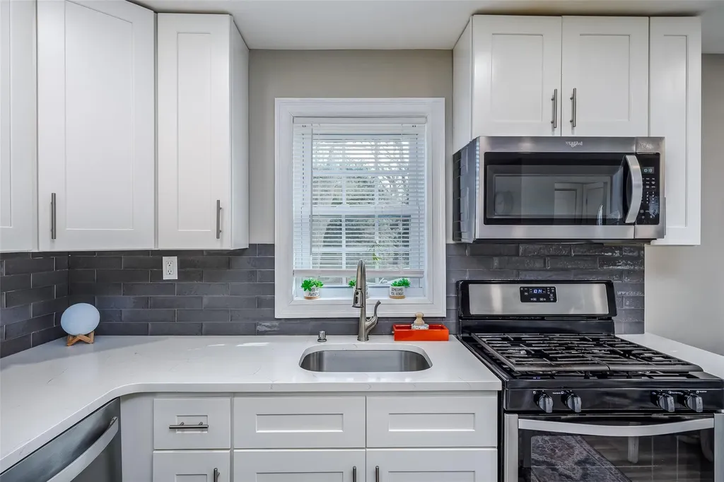 68 Somerset Road Rocky Point NY 11778