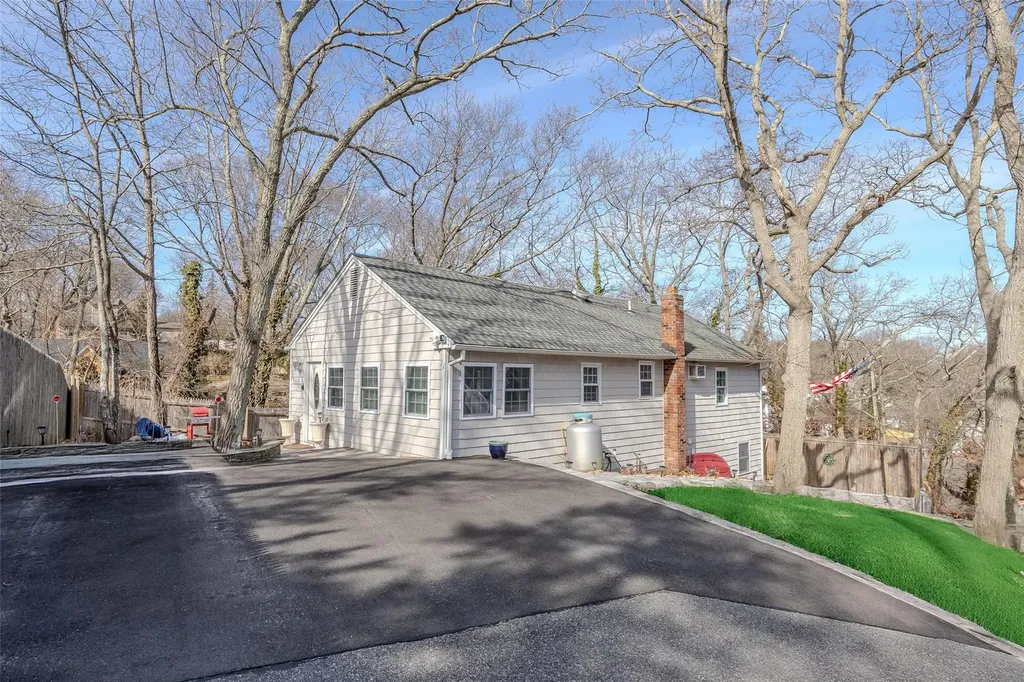 68 Somerset Road Rocky Point NY 11778