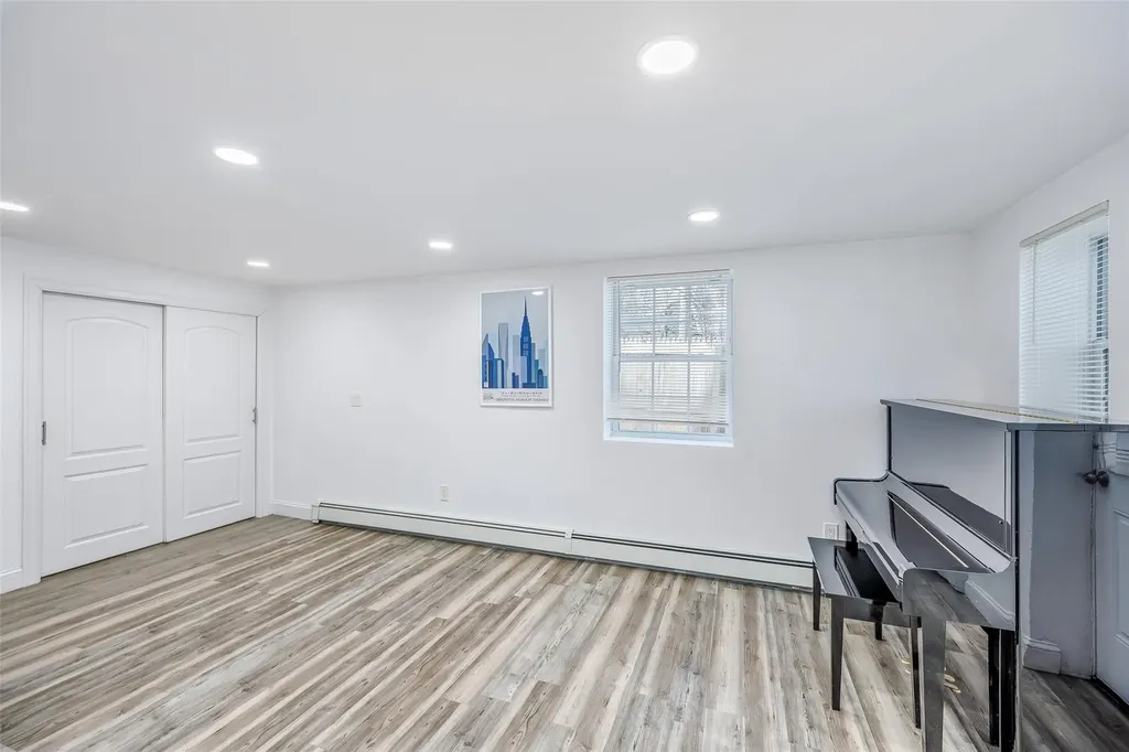 68 Somerset Road Rocky Point NY 11778
