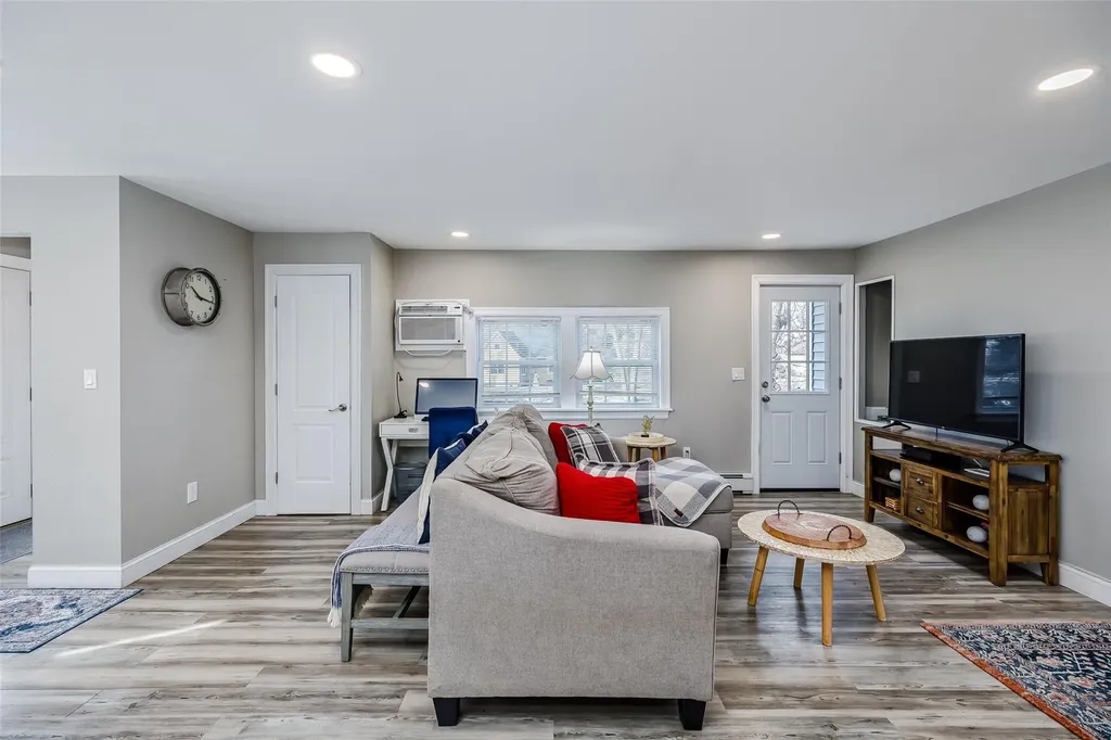 68 Somerset Road Rocky Point NY 11778