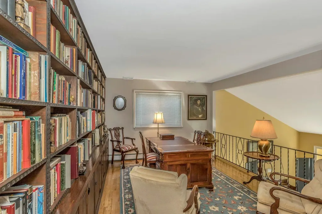 27 Sioux Drive Commack NY 11725