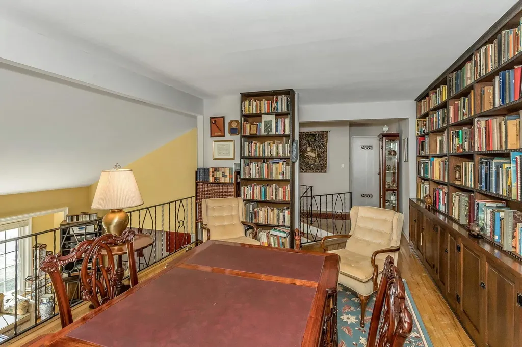 27 Sioux Drive Commack NY 11725