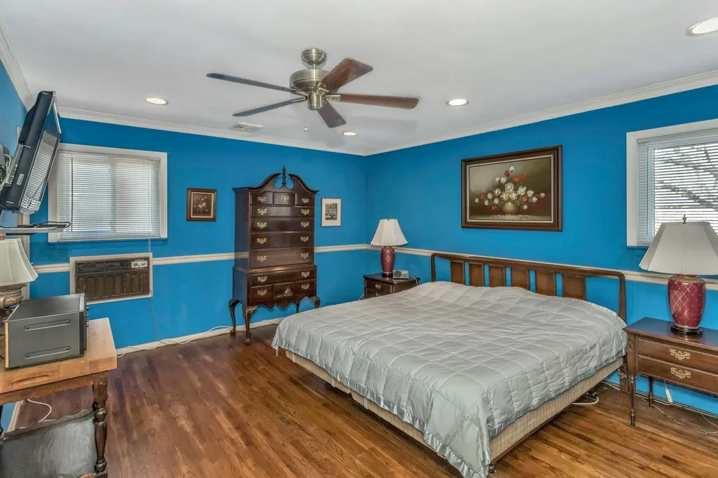 27 Sioux Drive Commack NY 11725
