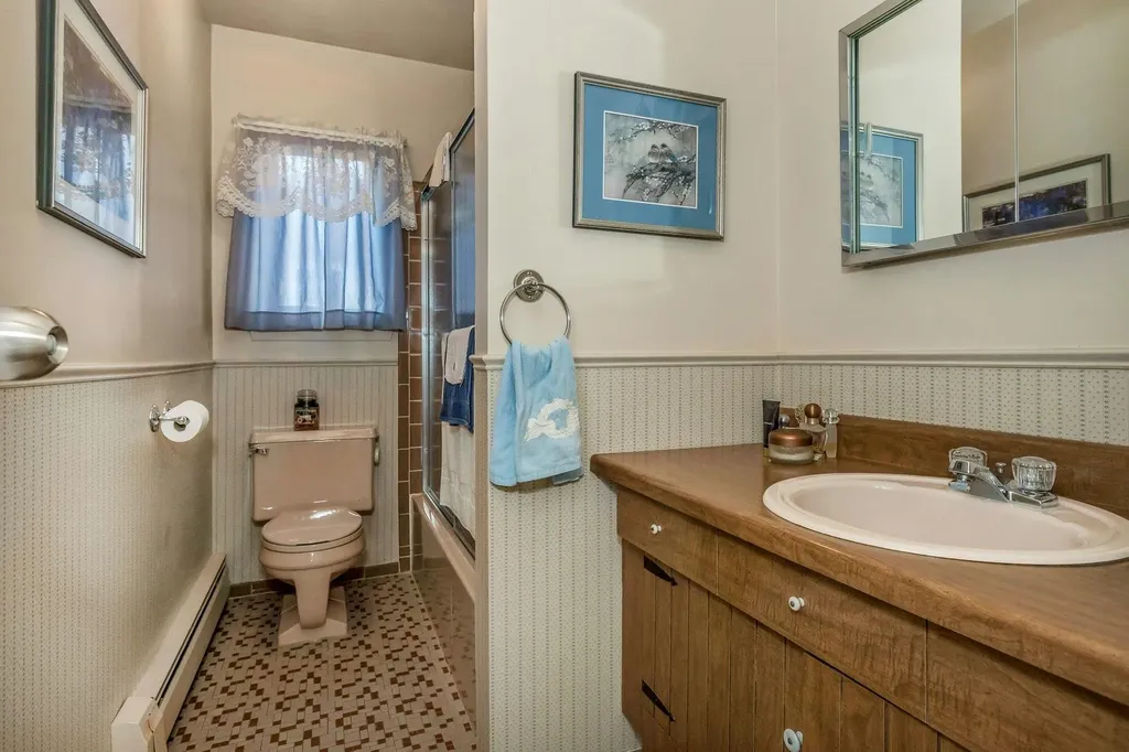 27 Sioux Drive Commack NY 11725