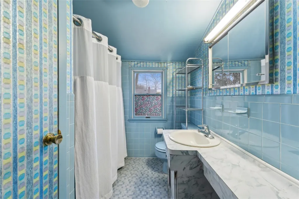 137 Arleigh Drive Albertson NY 11507