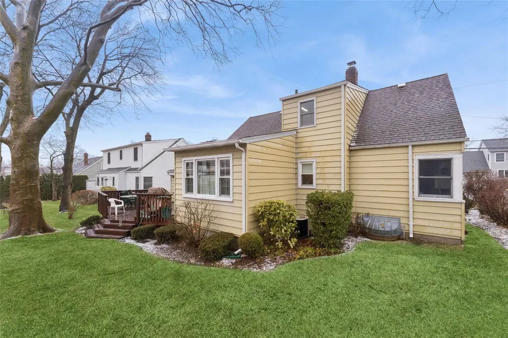 137 Arleigh Drive Albertson NY 11507