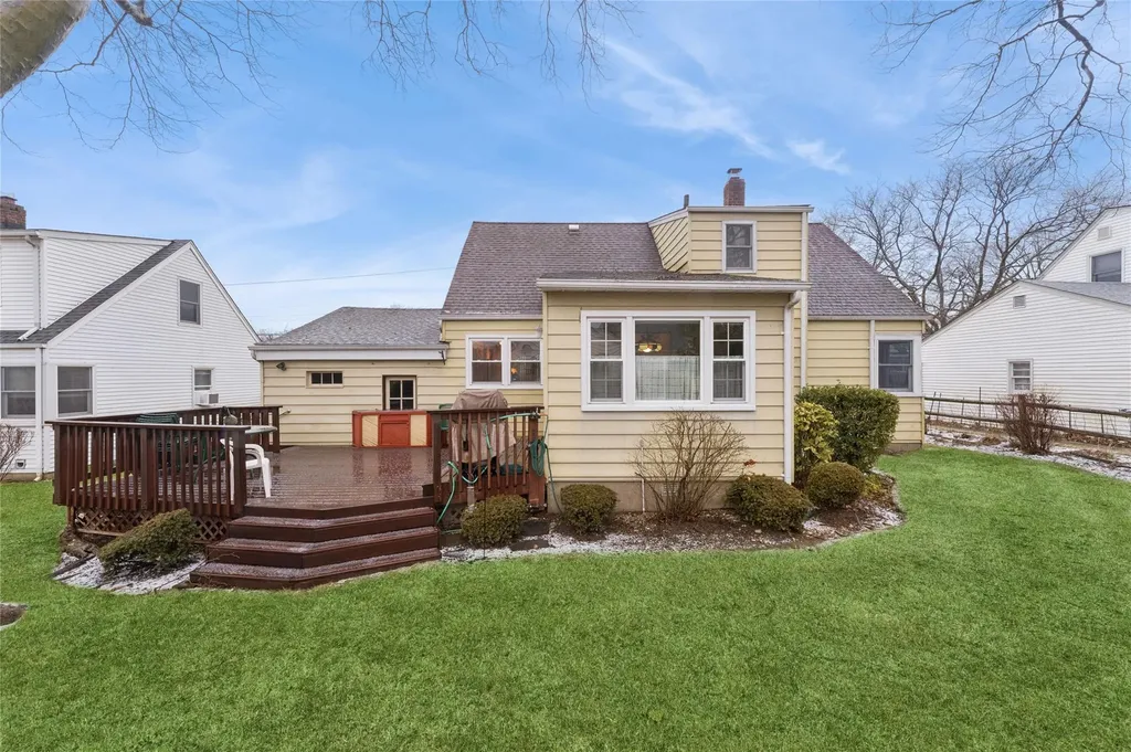 137 Arleigh Drive Albertson NY 11507