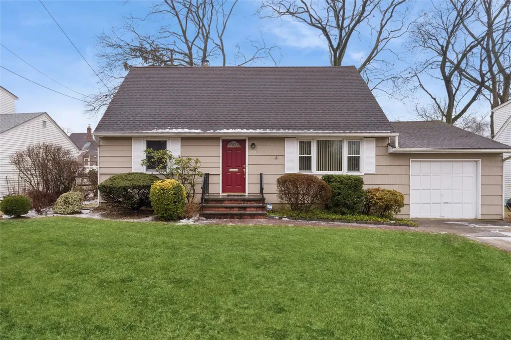137 Arleigh Drive Albertson NY 11507