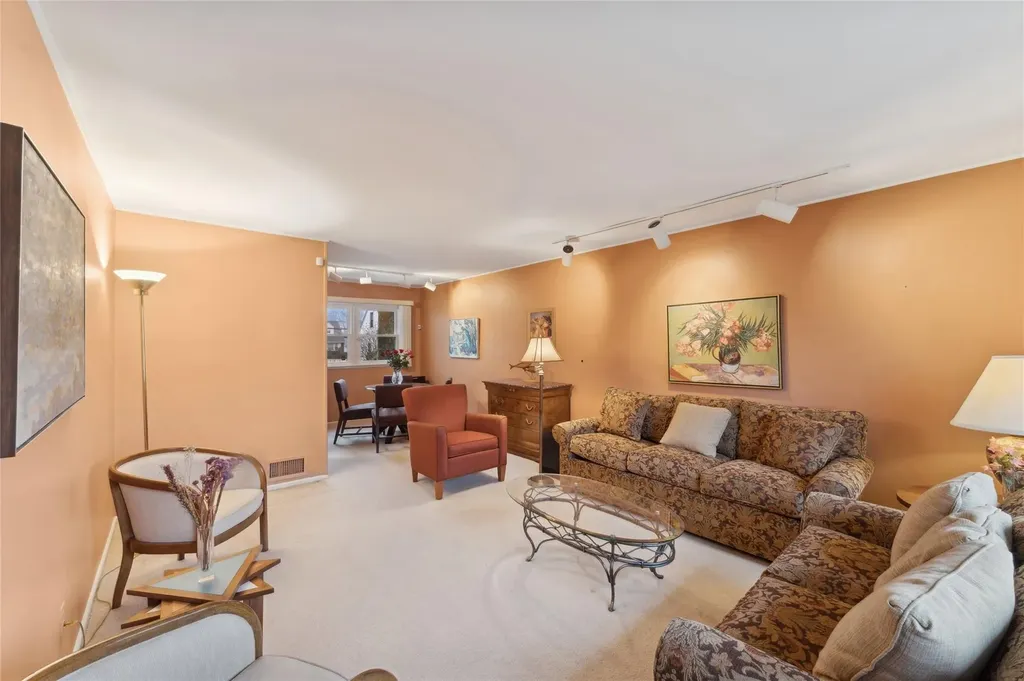 137 Arleigh Drive Albertson NY 11507