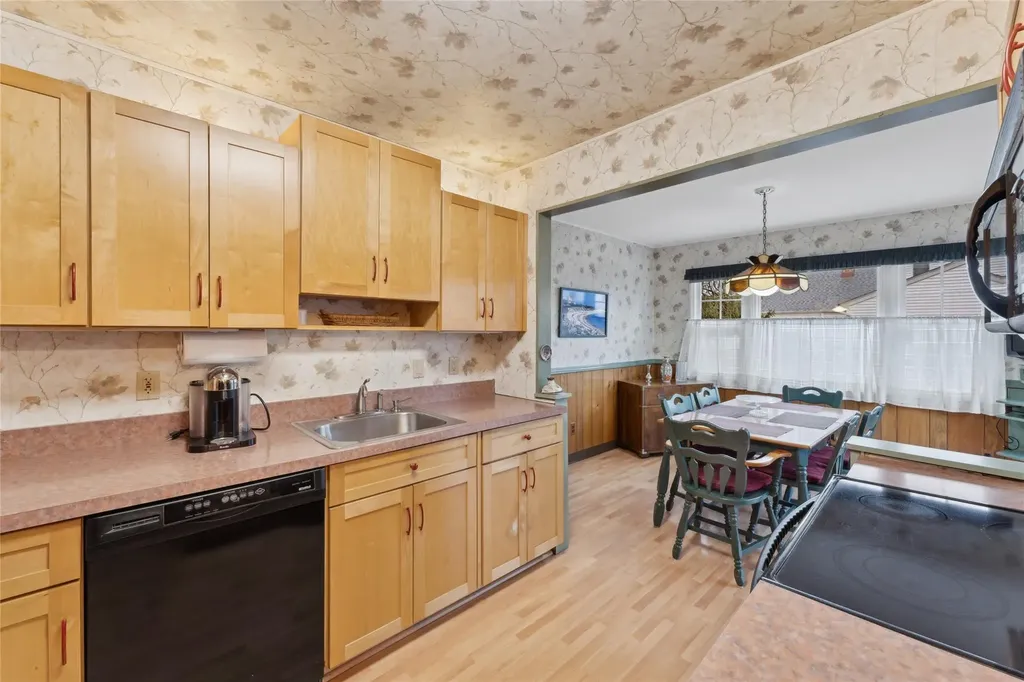 137 Arleigh Drive Albertson NY 11507