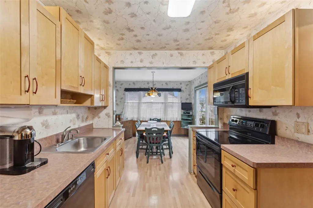 137 Arleigh Drive Albertson NY 11507