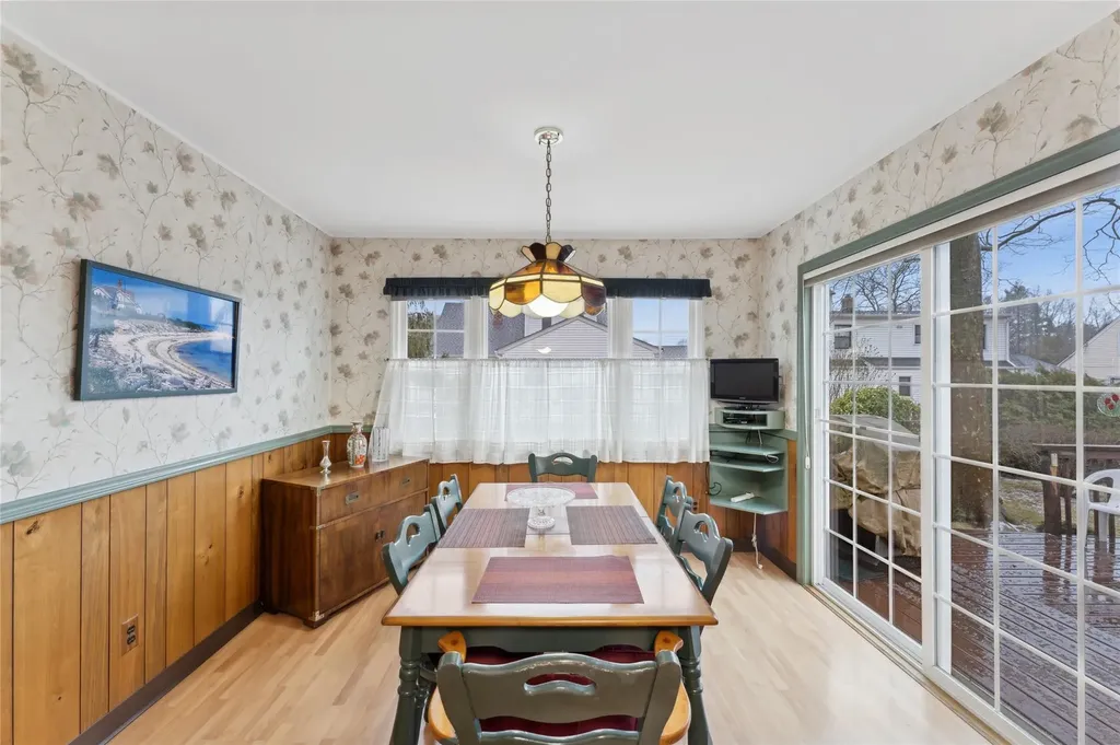 137 Arleigh Drive Albertson NY 11507