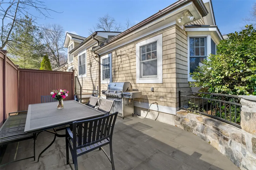 23 Seely Place Scarsdale NY 10583