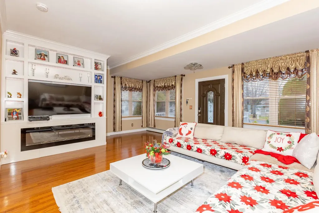 109 Adirondack Drive Selden NY 11784