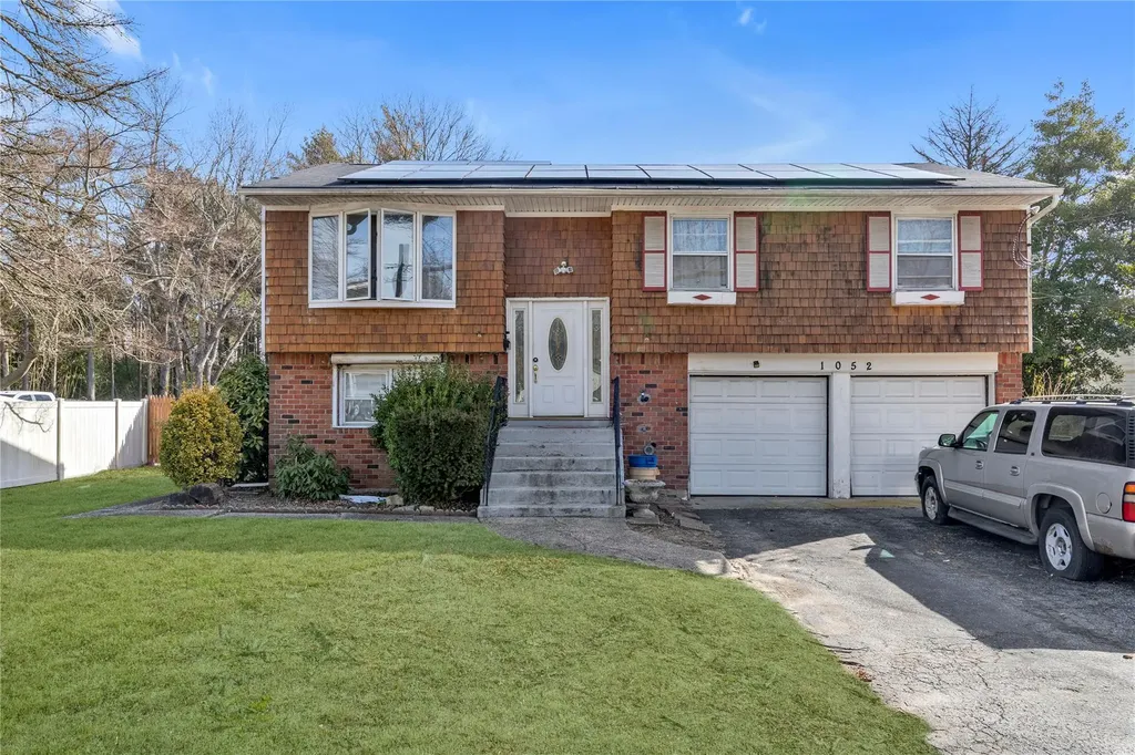 1052 Howells Road Bay Shore NY 11706