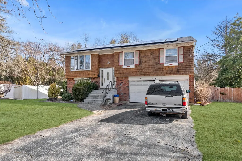 1052 Howells Road Bay Shore NY 11706