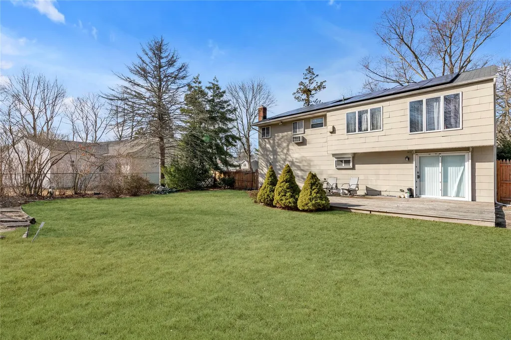 1052 Howells Road Bay Shore NY 11706