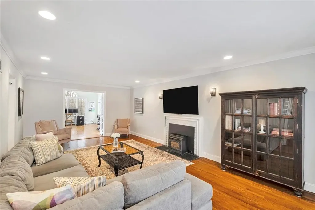 15 Milford Drive White Plains NY 10606
