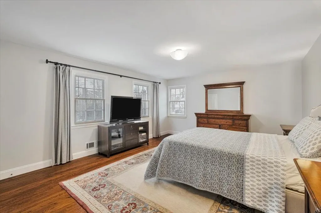 15 Milford Drive White Plains NY 10606