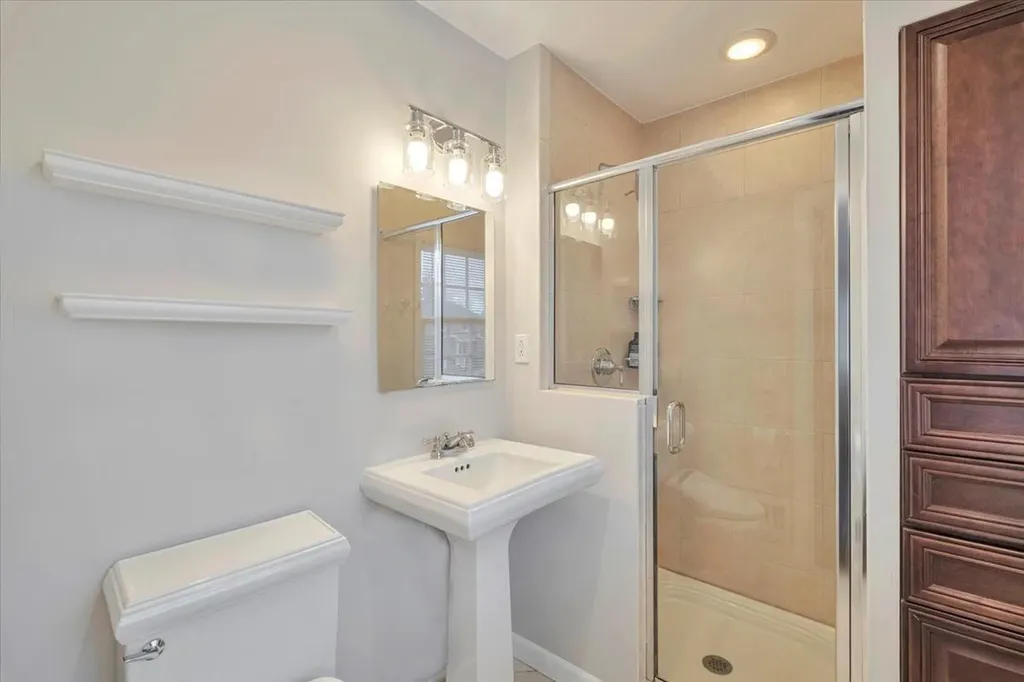 15 Milford Drive White Plains NY 10606