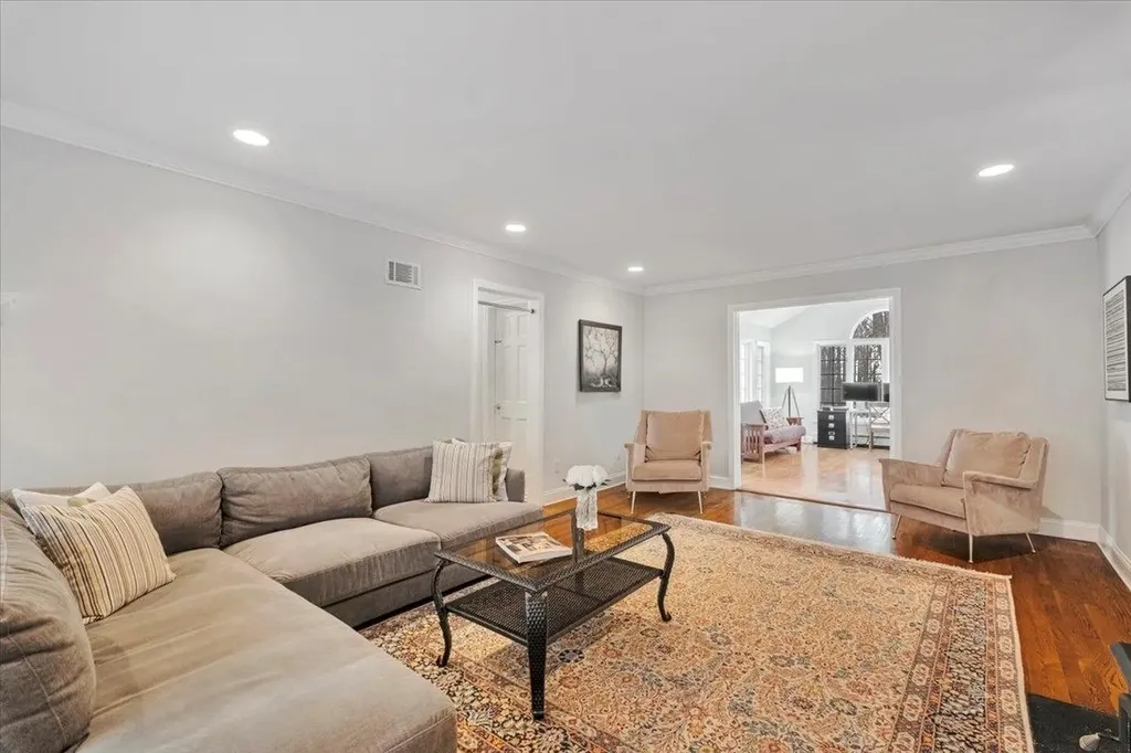 15 Milford Drive White Plains NY 10606