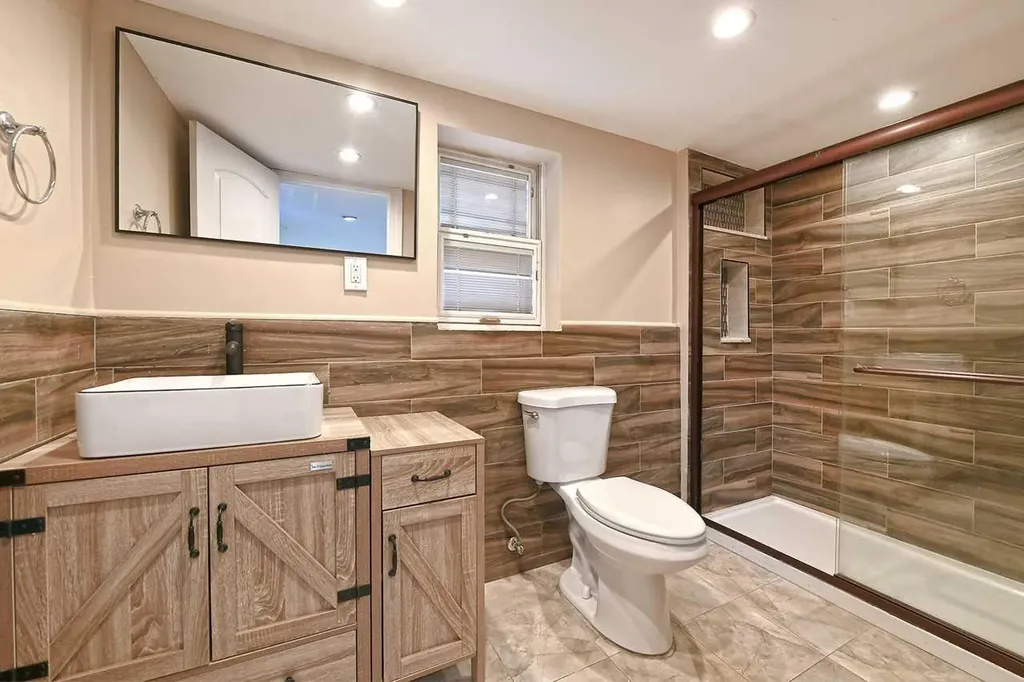 384 Emerson Place Uniondale NY 11553