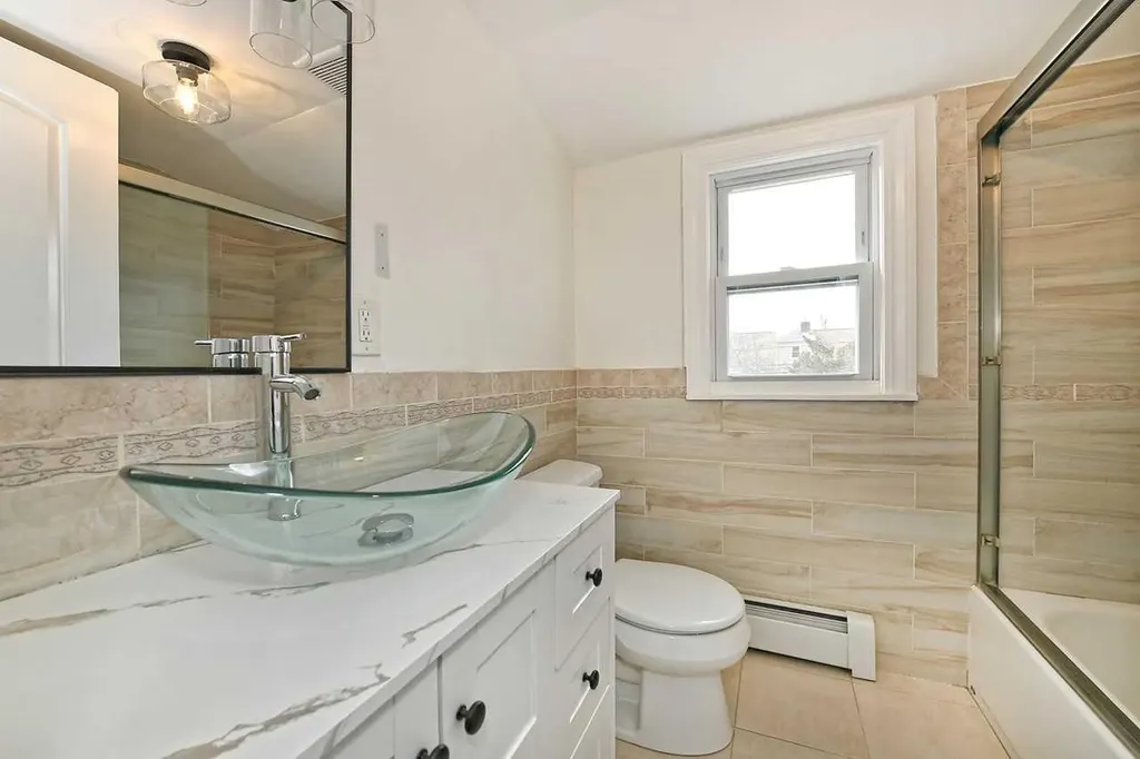 384 Emerson Place Uniondale NY 11553