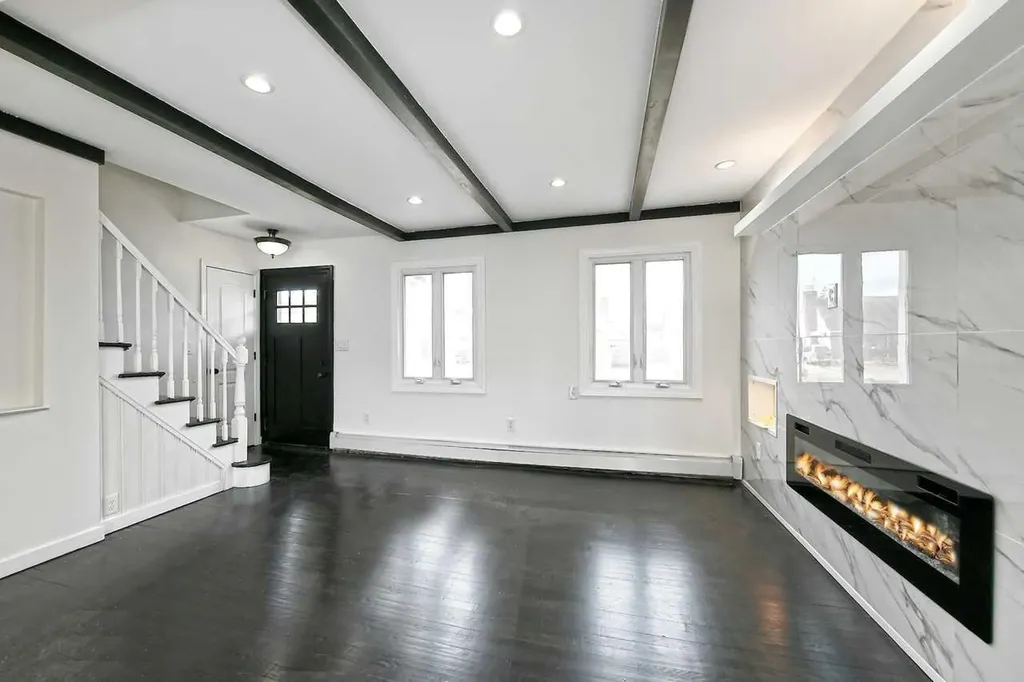384 Emerson Place Uniondale NY 11553