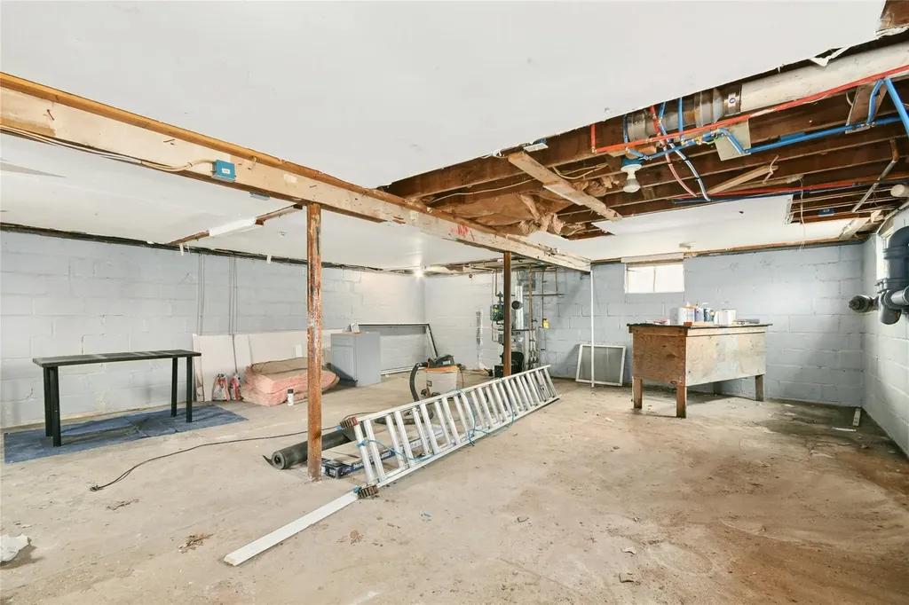 125 Patchogue Avenue Mastic NY 11950
