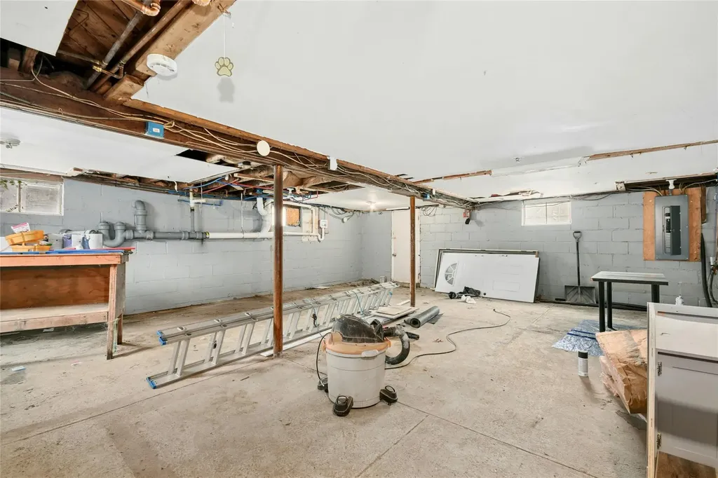 125 Patchogue Avenue Mastic NY 11950