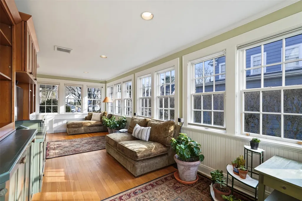 610 Oakhurst Road Mamaroneck NY 10543